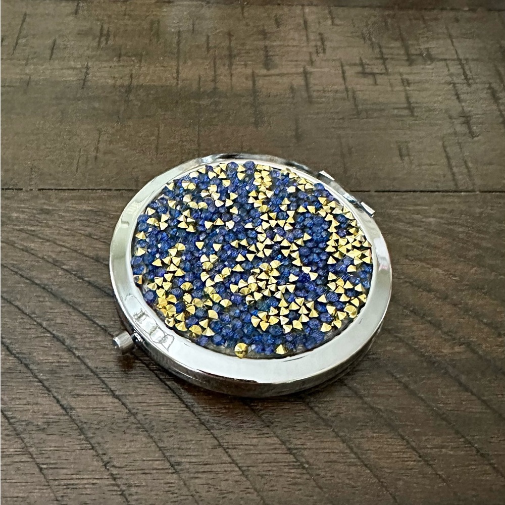 NEW!! Glam Compact Mirror - Picture 5 of 13